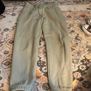 Aritzia sweatpants